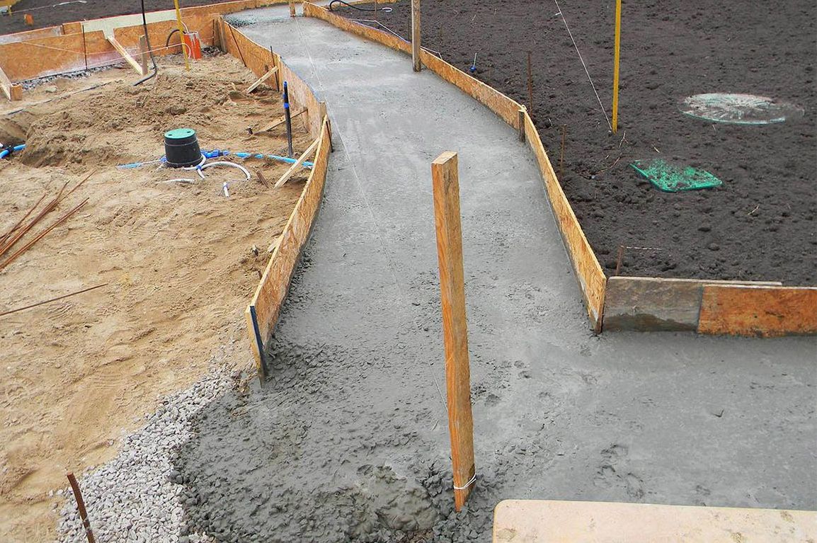 Concrete pouring and walkway construction with R1-RCA State Blend  