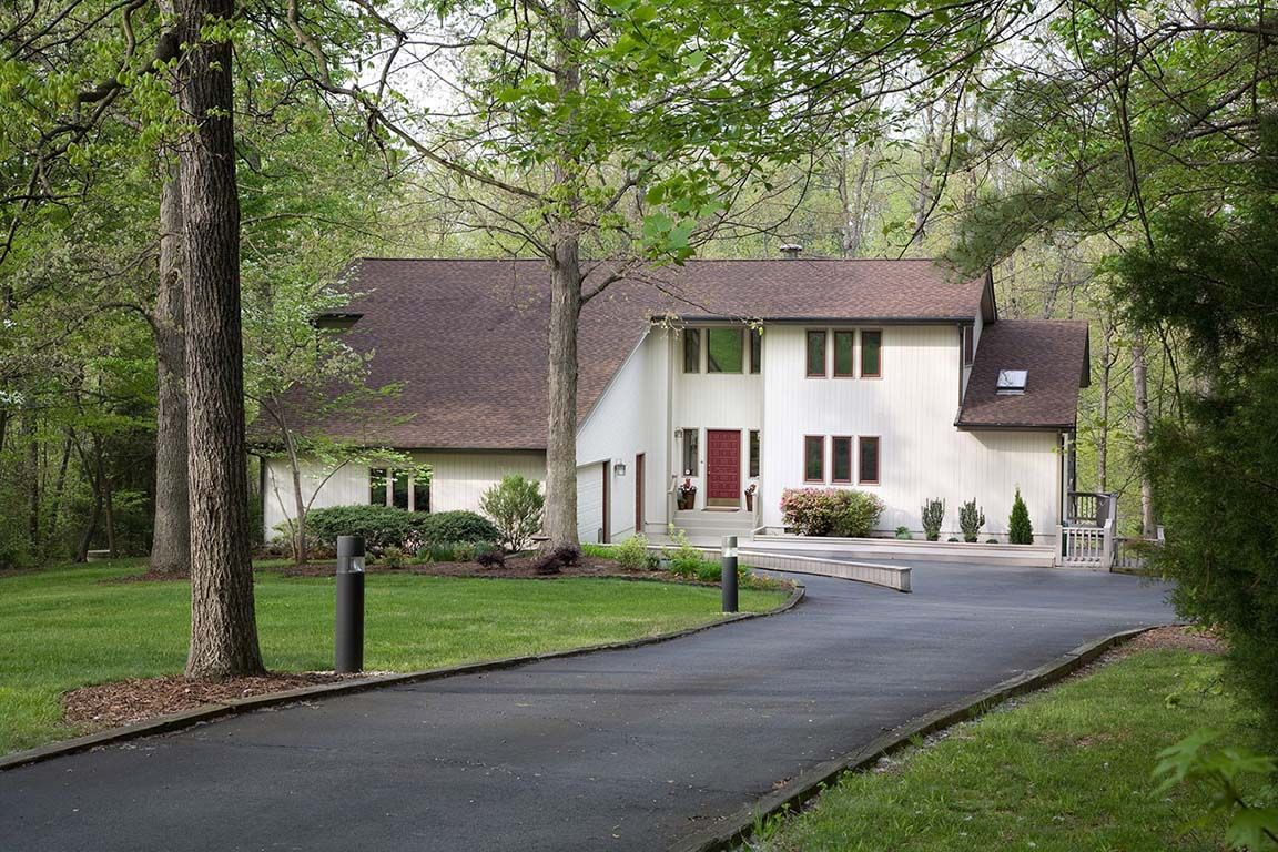 Driveway Paving & Construction with Posillico Materials' Asphalt Driveway Mix