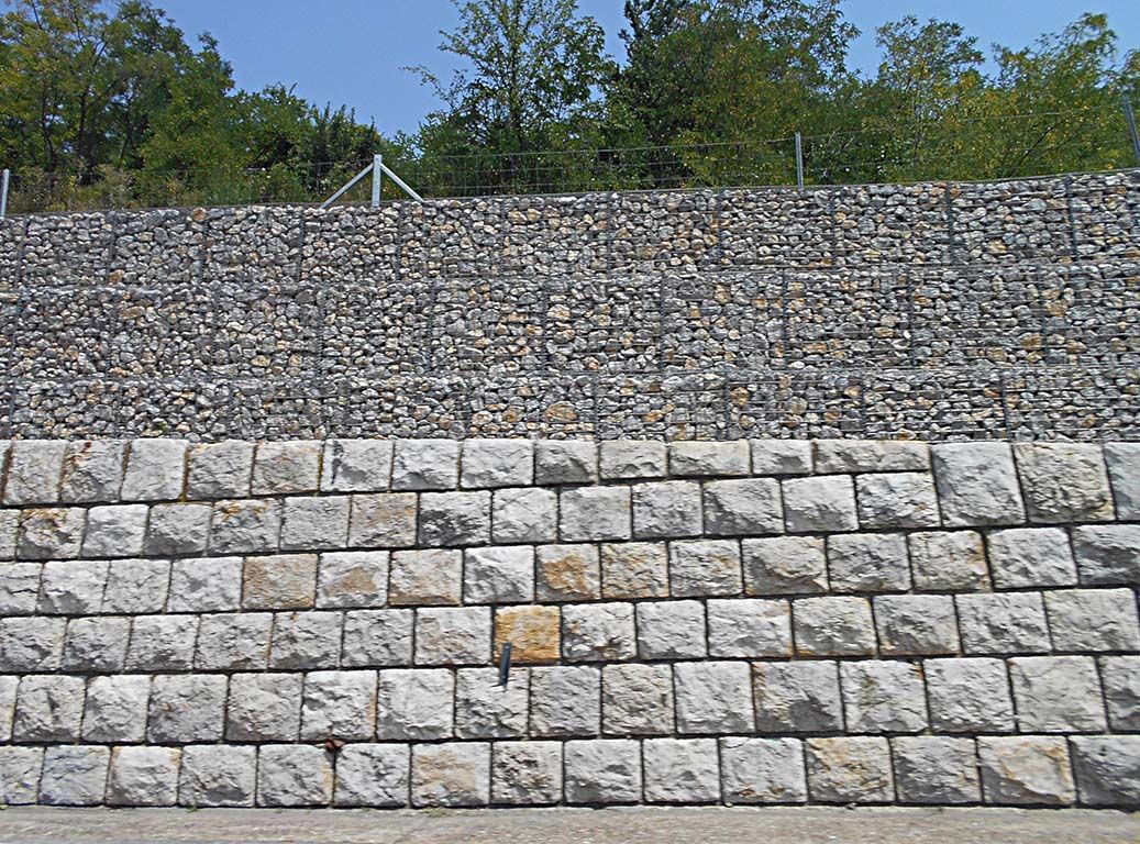 Posillico Materials' Commercial 3/4" Gravel is utilized as backfill for retaining walls 